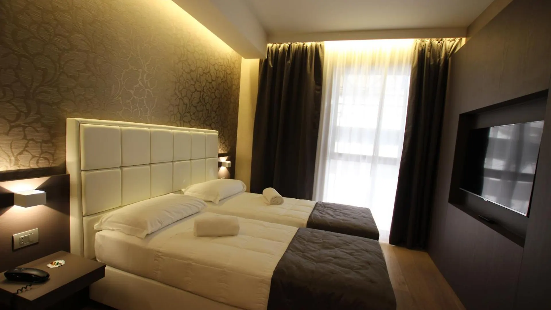 Mokinba Hotels Baviera Milan 4*,